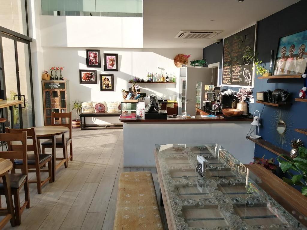 Embassy Gardens Luxury Suites Cpg Άκρα Εξωτερικό φωτογραφία