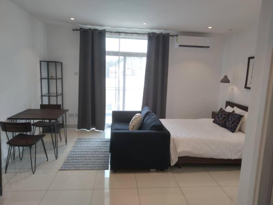 Embassy Gardens Luxury Suites Cpg Άκρα Εξωτερικό φωτογραφία