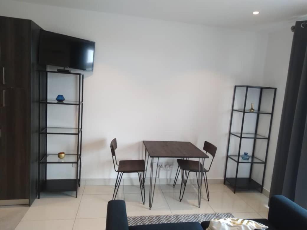 Embassy Gardens Luxury Suites Cpg Άκρα Εξωτερικό φωτογραφία