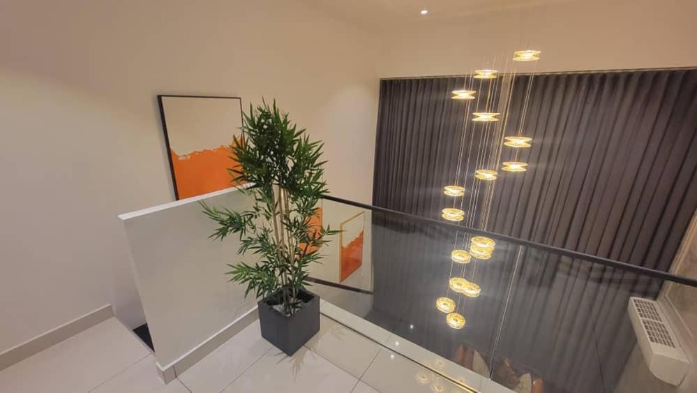 Embassy Gardens Luxury Suites Cpg Άκρα Εξωτερικό φωτογραφία